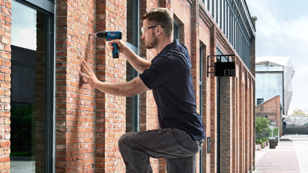 Дрель-шуруповерт аккумуляторная, ударная Bosch GSB 120-LI (2x 2.0 Ah) + набор оснастки (23 пр.)