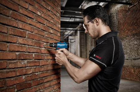 Дрель-шуруповерт аккумуляторная, ударная Bosch GSB 120-LI (2x 2.0 Ah) + набор оснастки (23 пр.)